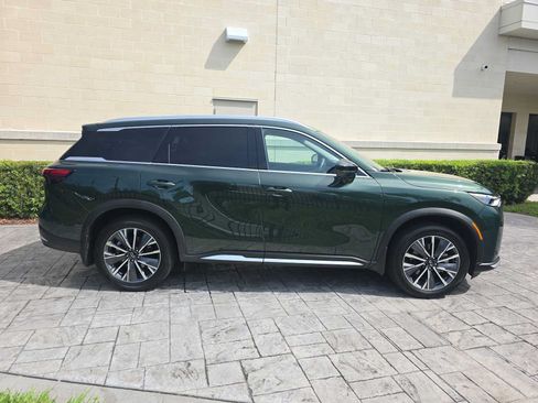 Certified 2026 INFINITI QX60 Luxe w/ Cargo Package FWD image 3