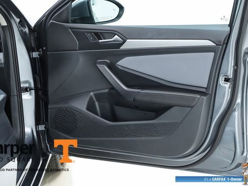 Used 2025 Volkswagen Jetta SE w/ Sunroof Package FWD image 66