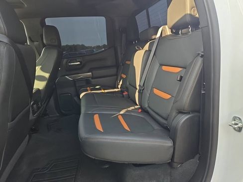 Used 2021 GMC Sierra 1500 AT4 w/ AT4 Premium Package AWD/4WD image 9