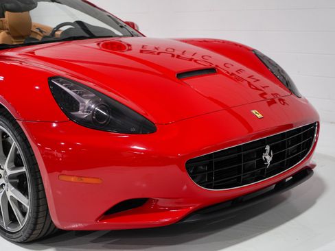 Used 2009 Ferrari California RWD image 22