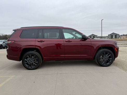 New 2026 Jeep Grand Cherokee L Limited AWD/4WD image 4