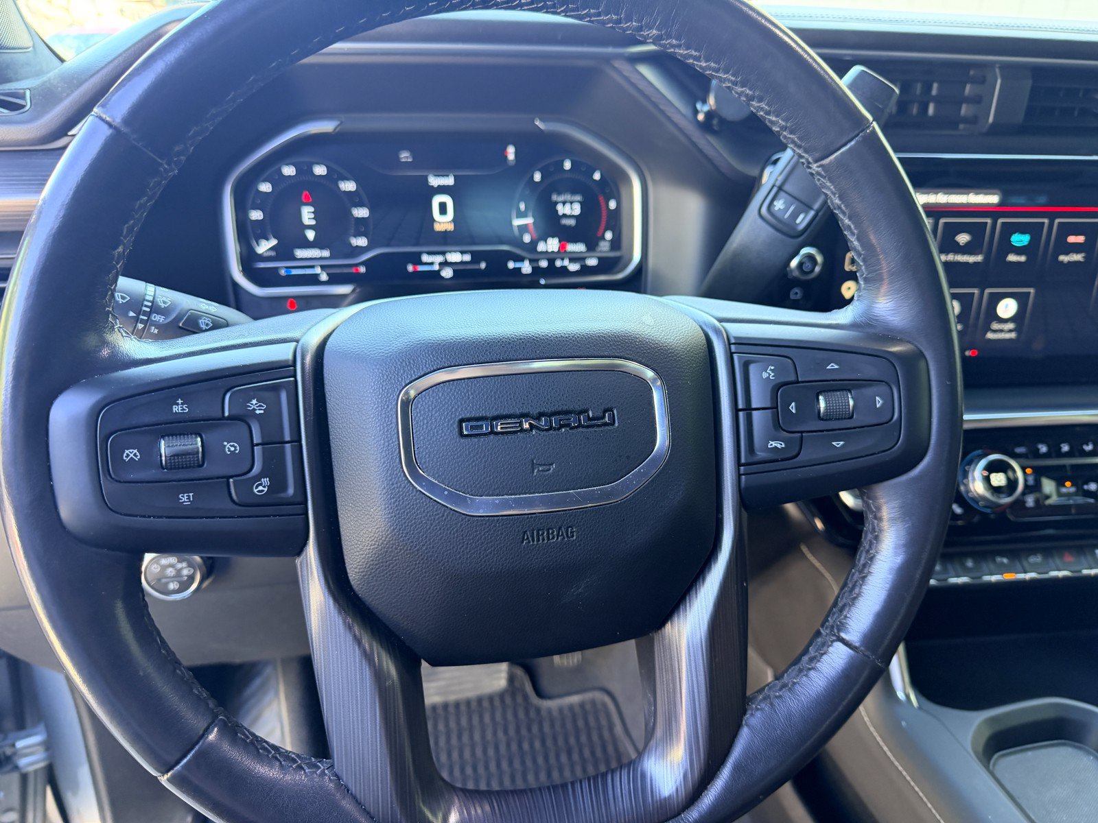 Used 2024 GMC Sierra 2500 Denali Ultimate AWD/4WD image 17