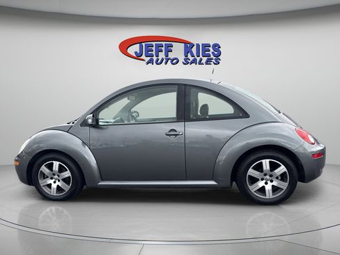 Used 2006 Volkswagen Beetle Coupe w/ Package 1 FWD image 7