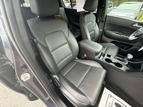 Used 2020 Kia Sportage S image 31