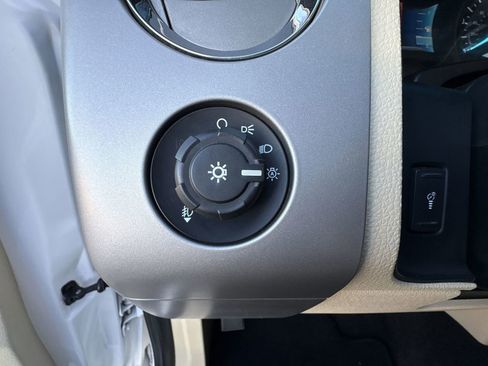 Used 2015 Ford Expedition EL XLT w/ Equipment Group 202A image 17