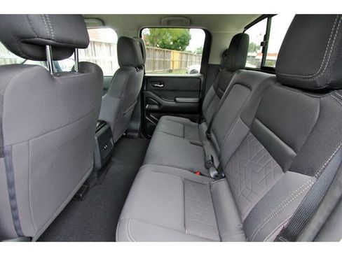 Used 2025 Nissan Frontier SV RWD image 14