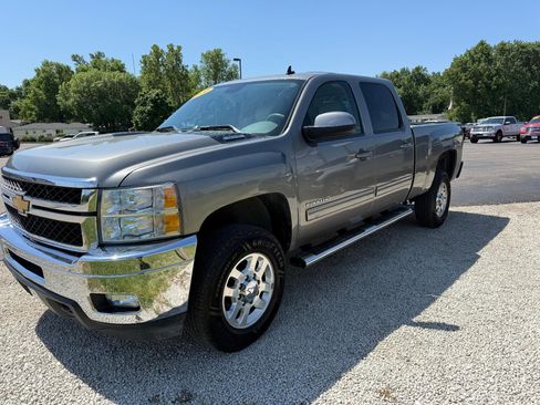 Used 2014 Chevrolet Silverado 2500 LTZ w/ LTZ Plus Package AWD/4WD image 2