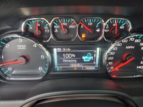 Used 2015 Chevrolet Suburban LTZ RWD image 21