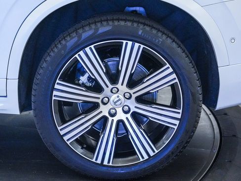 Certified 2024 Volvo XC90 T8 Plus w/ Protection Package Premier AWD/4WD image 11