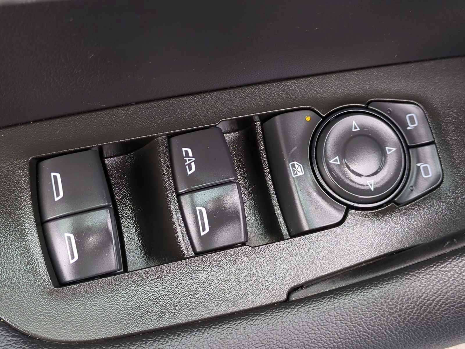Used 2025 Chevrolet Blazer LT FWD image 11