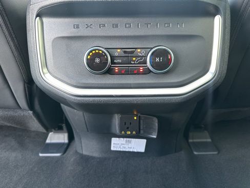 New 2026 Ford Expedition Max Platinum w/ Driver's Package image 34