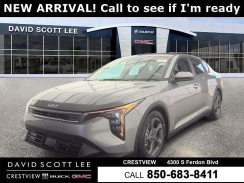Used 2025 Kia K4 FWD image 2