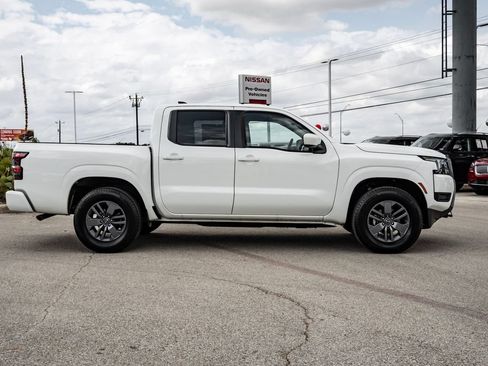 Used 2025 Nissan Frontier SV RWD image 4