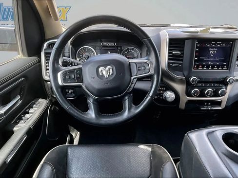 Used 2019 RAM 1500 Laramie AWD/4WD image 9