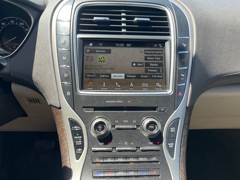 Used 2016 Lincoln MKX Reserve w/ Technology Package AWD/4WD image 12