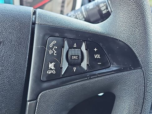 Used 2017 Chevrolet Equinox LS image 18