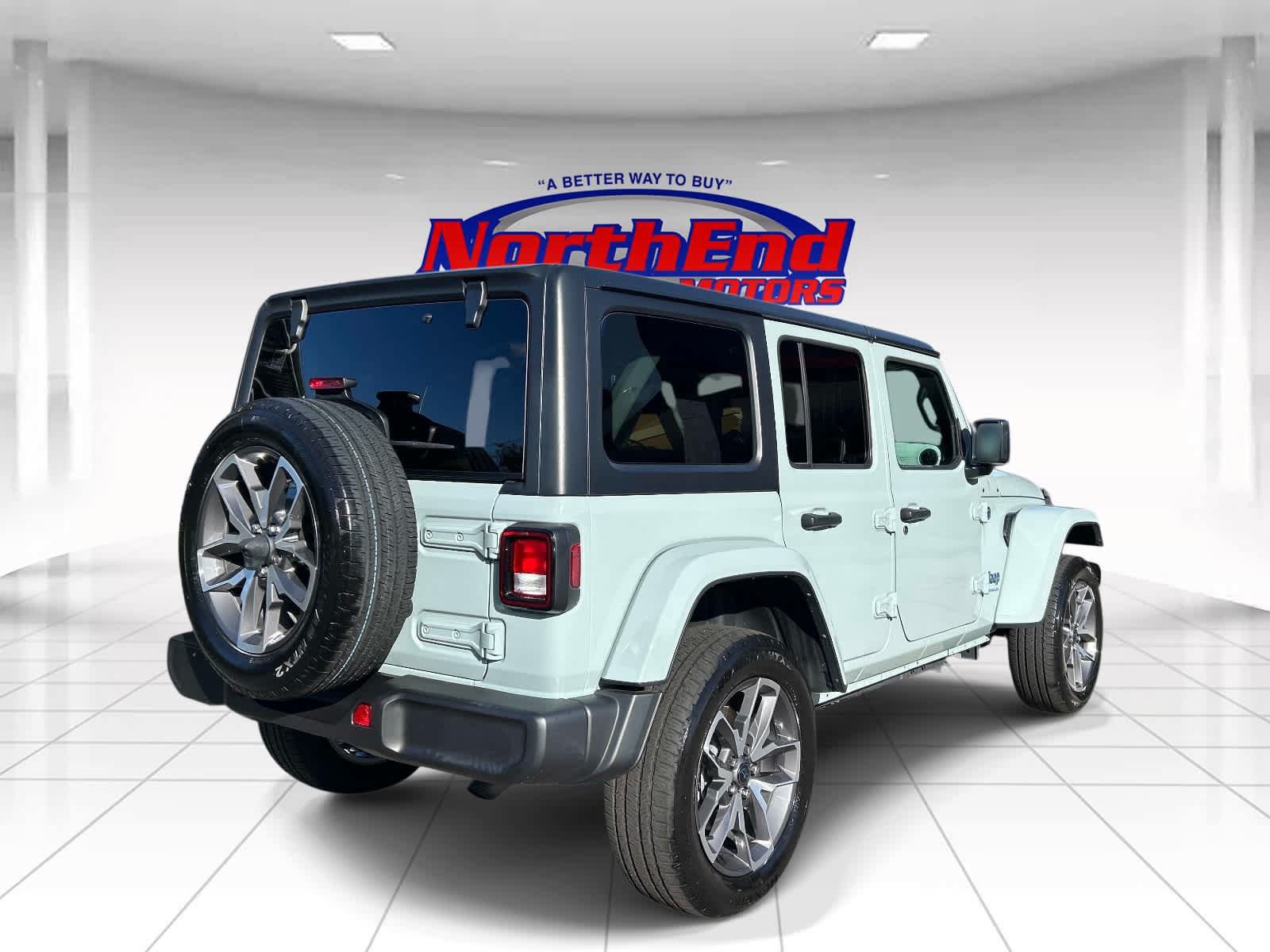 Used 2024 Jeep Wrangler Unlimited w/ Dual Top Group AWD/4WD image 3