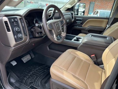 Used 2018 GMC Sierra 2500 Denali w/ Duramax Plus Package image 17