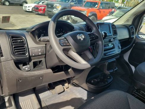 Used 2025 RAM ProMaster 2500 w/ Convenience Group image 17