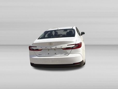 Used 2025 Toyota Camry LE FWD image 6
