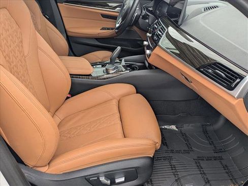 Used 2023 BMW 540i w/ Premium Package image 21