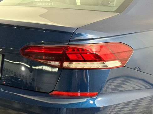 Used 2020 Volkswagen Passat 2.0T SE w/ Sunroof Package image 34