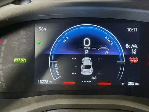 Used 2025 Toyota Camry SE image 14