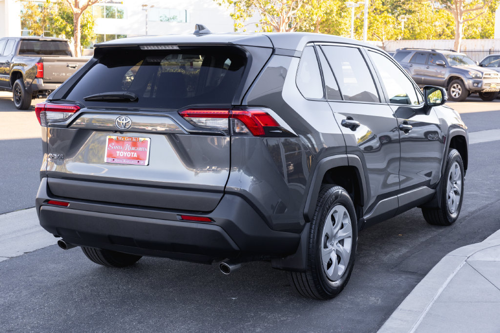Certified 2023 Toyota RAV4 LE FWD image 5