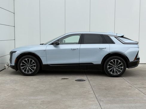 Certified 2024 Cadillac Lyriq Sport AWD/4WD image 4