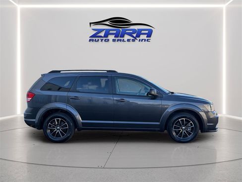 Used 2017 Dodge Journey SE w/ Flexible Seating Group FWD image 8
