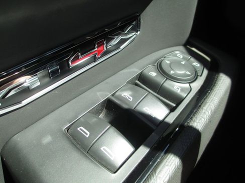 Used 2022 GMC Sierra 1500 AT4X AWD/4WD image 32