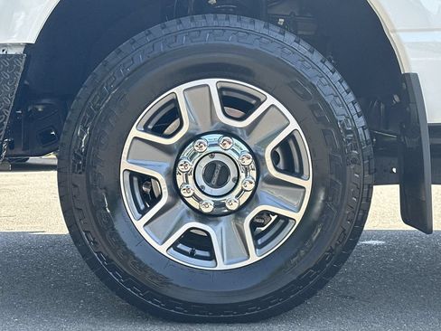 Used 2025 Ford F250 XLT w/ FX4 Off-Road Package AWD/4WD image 14
