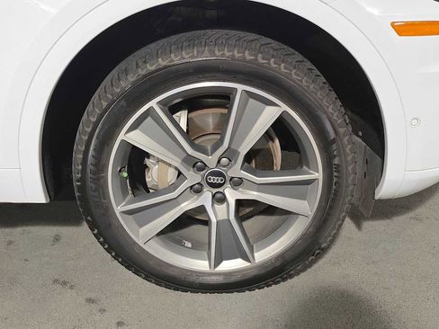 Used 2019 Audi Q5 Prestige w/ Prestige Package image 9