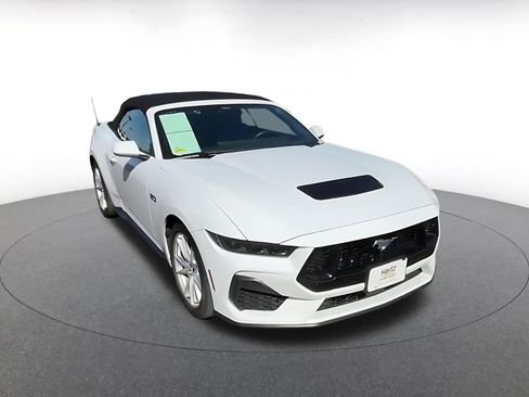 Used 2025 Ford Mustang GT Premium RWD image 3