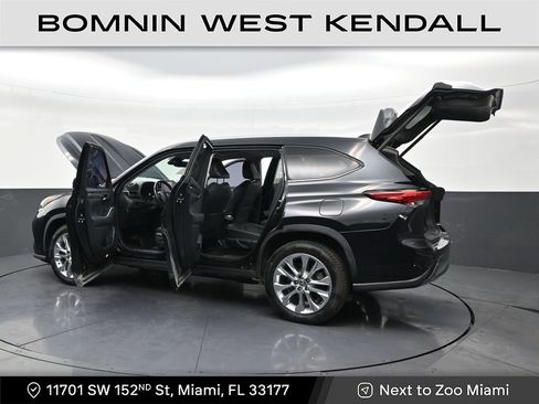 Used 2020 Toyota Highlander Limited image 32