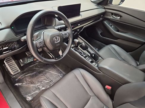 Used 2025 Honda Accord Sport image 2