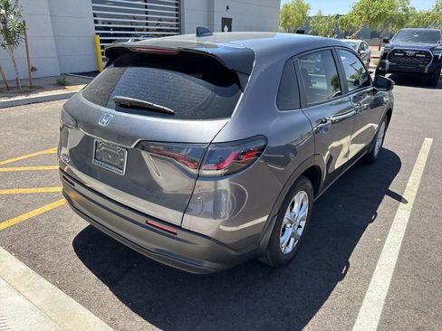 Used 2025 Honda HR-V LX image 3