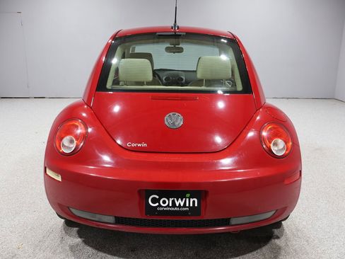 Used 2008 Volkswagen Beetle S image 3