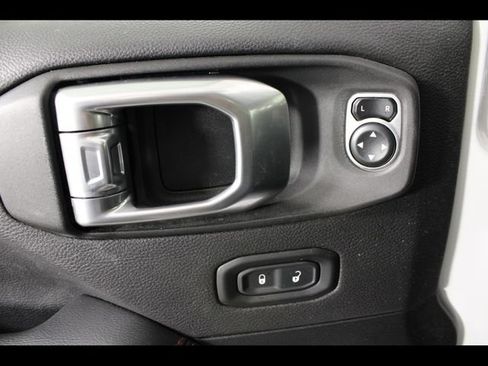 Used 2020 Jeep Wrangler Unlimited Rubicon AWD/4WD image 18