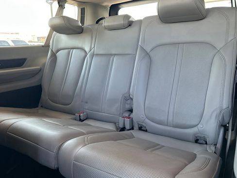 Used 2024 Jeep Wagoneer L Series II w/ Flexible Seating Group image 15