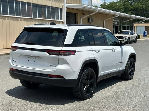 Used 2023 Jeep Grand Cherokee Limited w/ Luxury Tech Group II AWD/4WD image 9