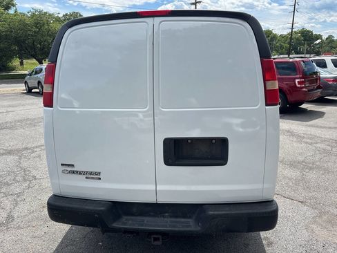 Used 2011 Chevrolet Express 3500 RWD image 11