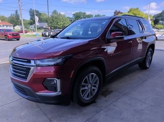 Used 2023 Chevrolet Traverse LT FWD video 2