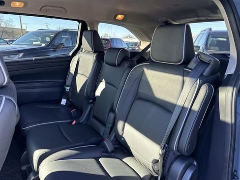 New 2026 Honda Odyssey Touring image 4