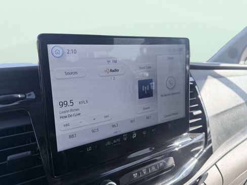 Used 2023 Ford Transit 350 XLT image 40