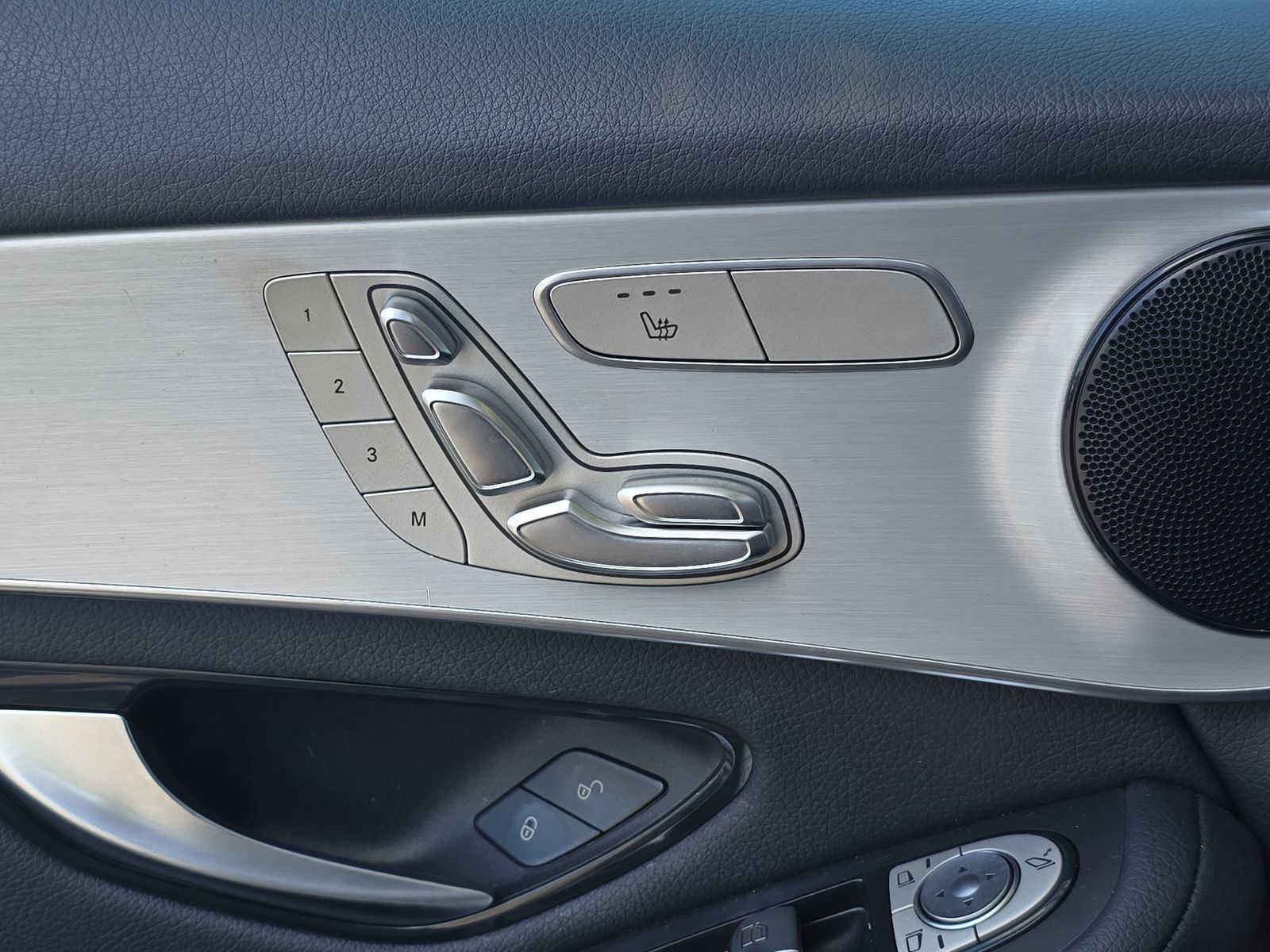 Used 2020 Mercedes-Benz GLC 300 image 21
