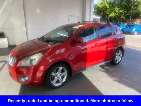 Used 2009 Pontiac Vibe w/ Preferred Package FWD image 2