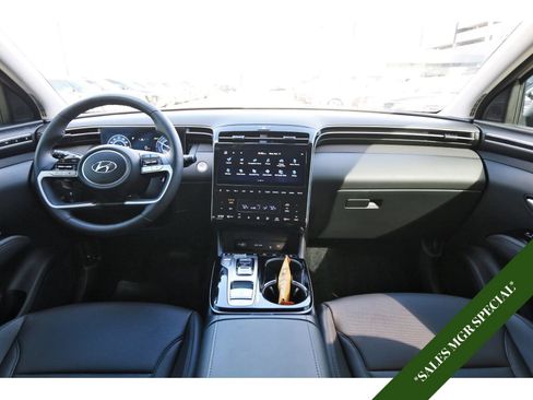 Used 2024 Hyundai Tucson Limited image 11