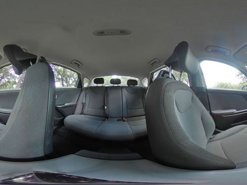 Used 2025 Kia K4 FWD image 40