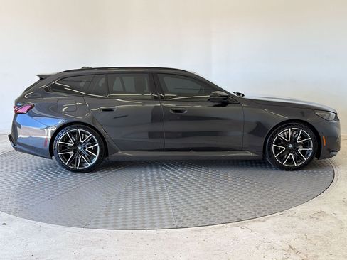 Used 2026 BMW M5 Touring AWD/4WD image 8